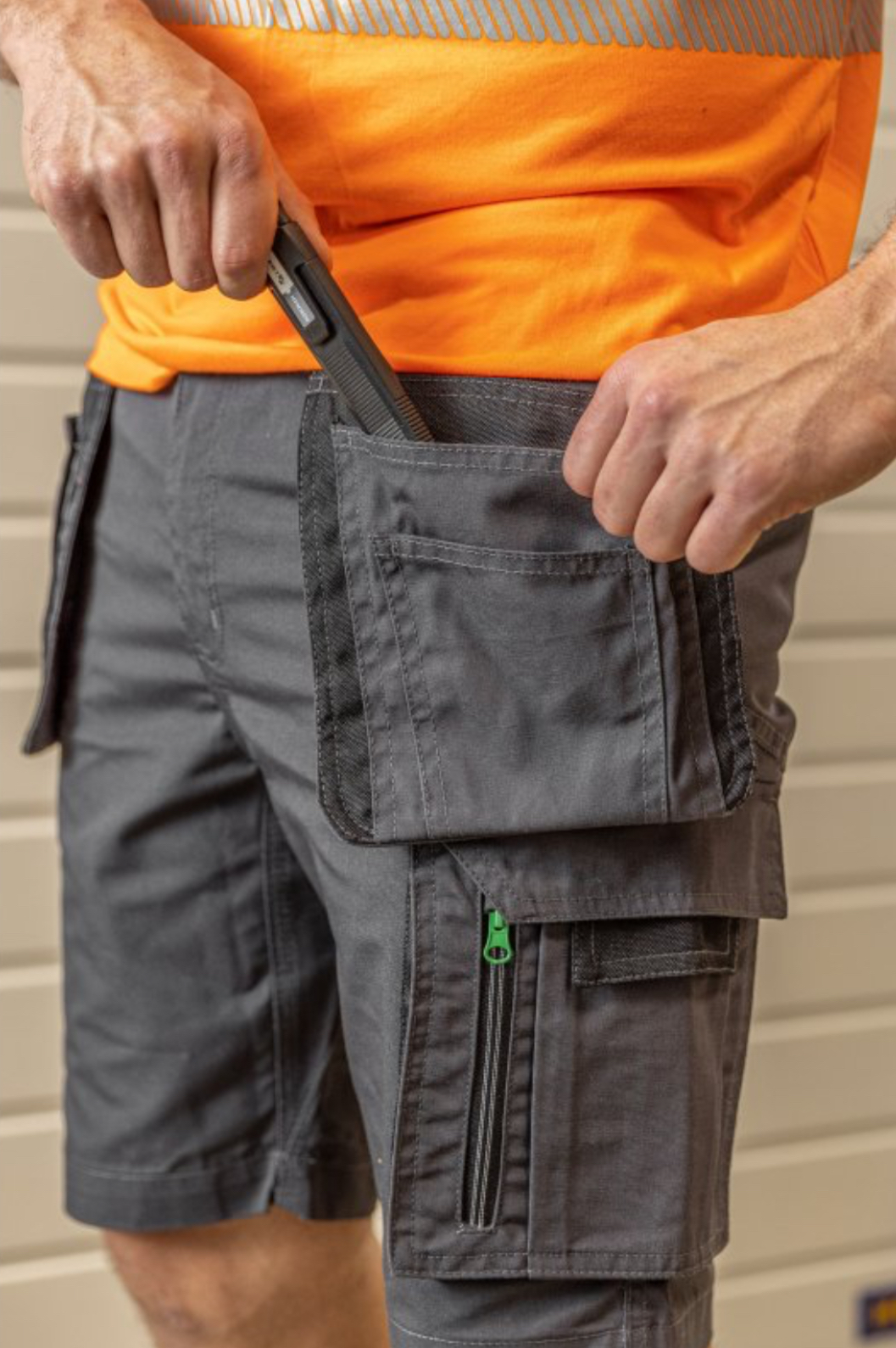 Darbo šortai su kabančiomis kišenėmis LEMBERG, tamsiai pilki - Image 5